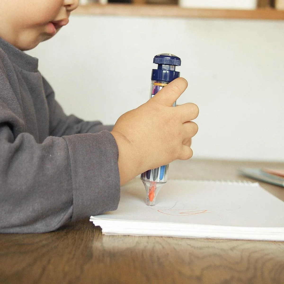 8 Color Crayon - Image 6
