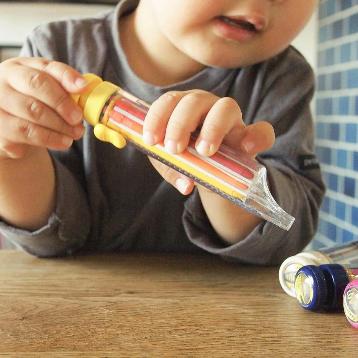 8 Color Crayon - Image 7