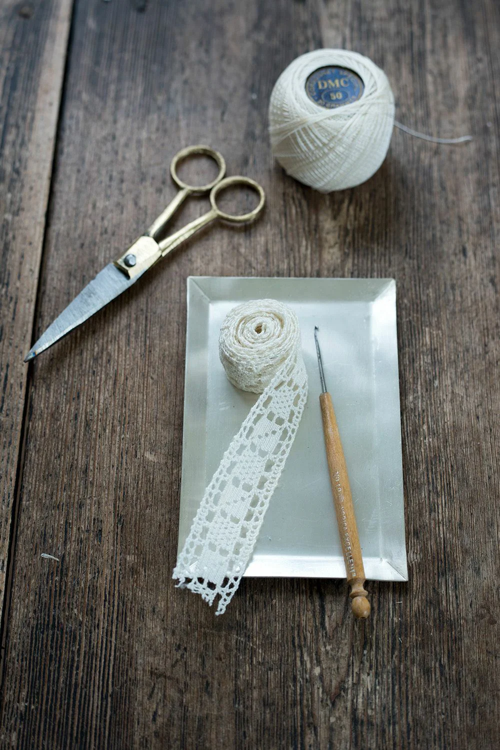Fog linen work / Brass Handle scissors / Small - Image 3