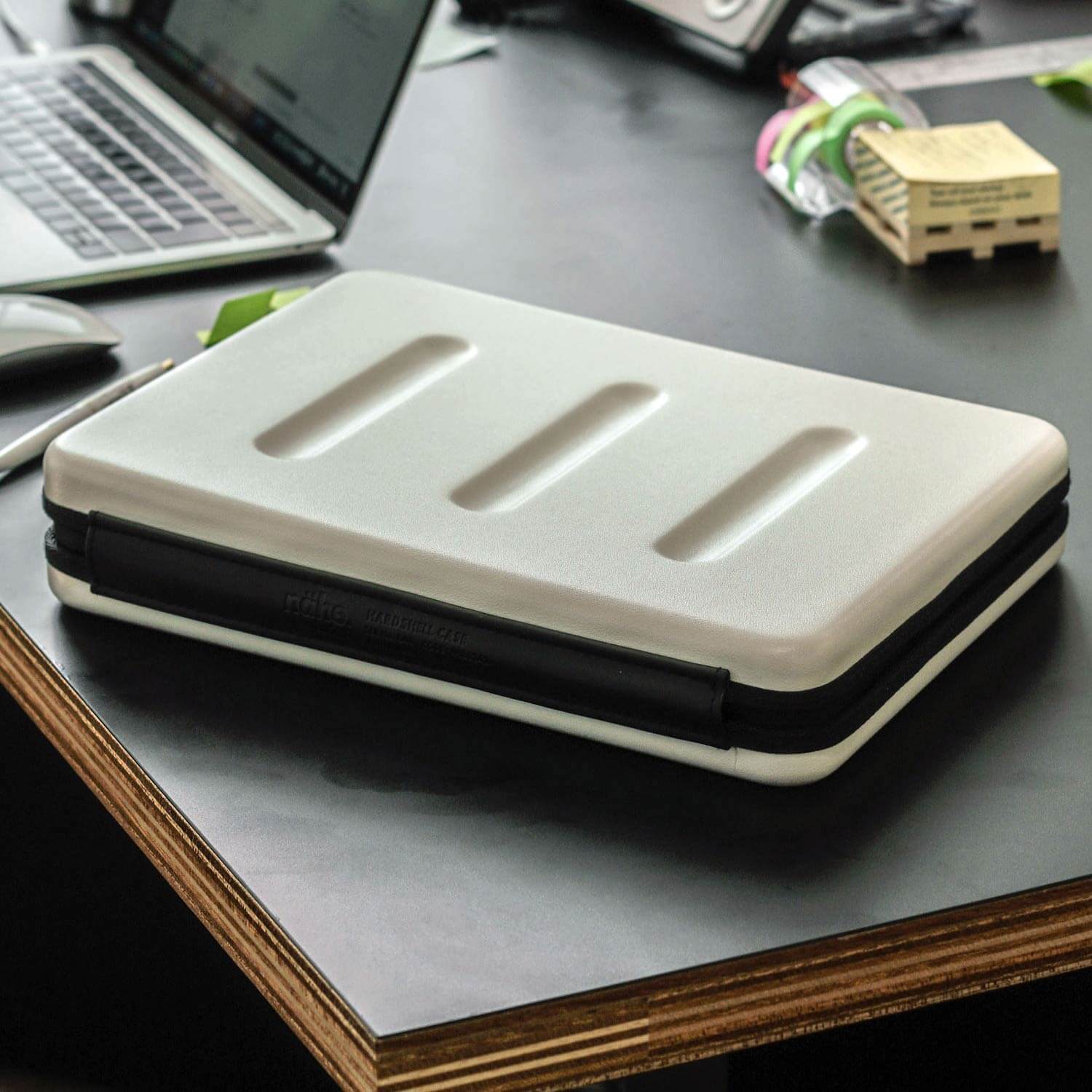 Hard Shell Laptop Case - Image 5