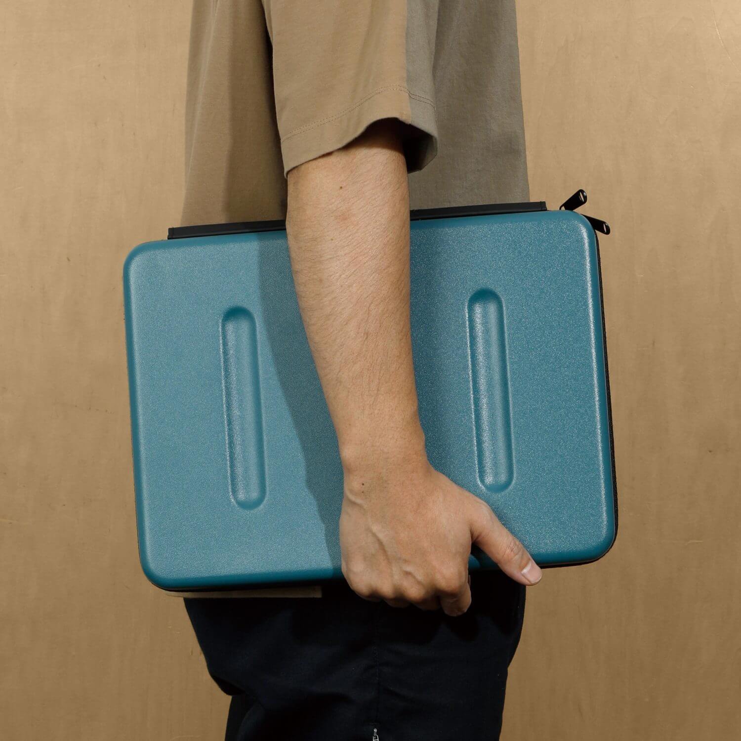 Hard Shell Laptop Case - Image 7