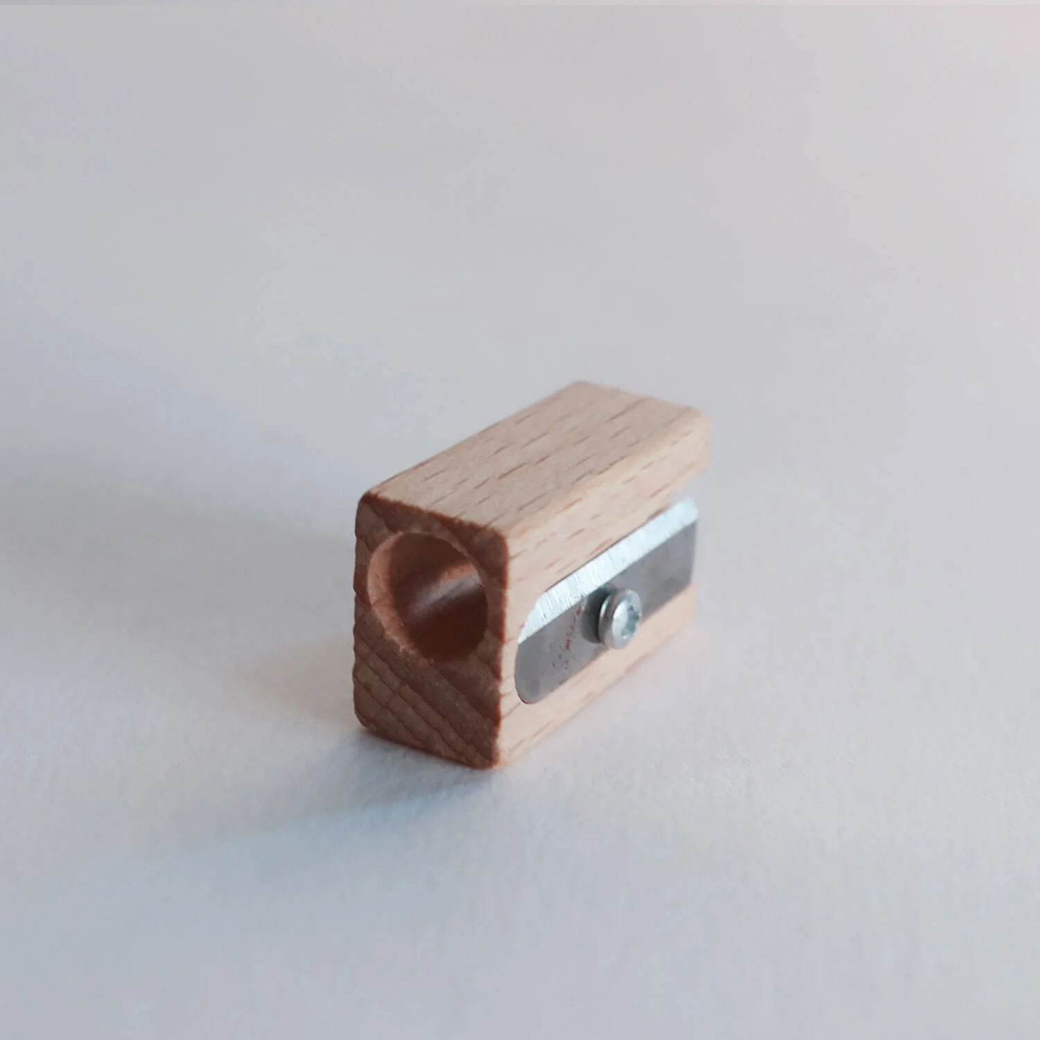 Beechwood Sharpener Single Hole (M+R) - Image 3