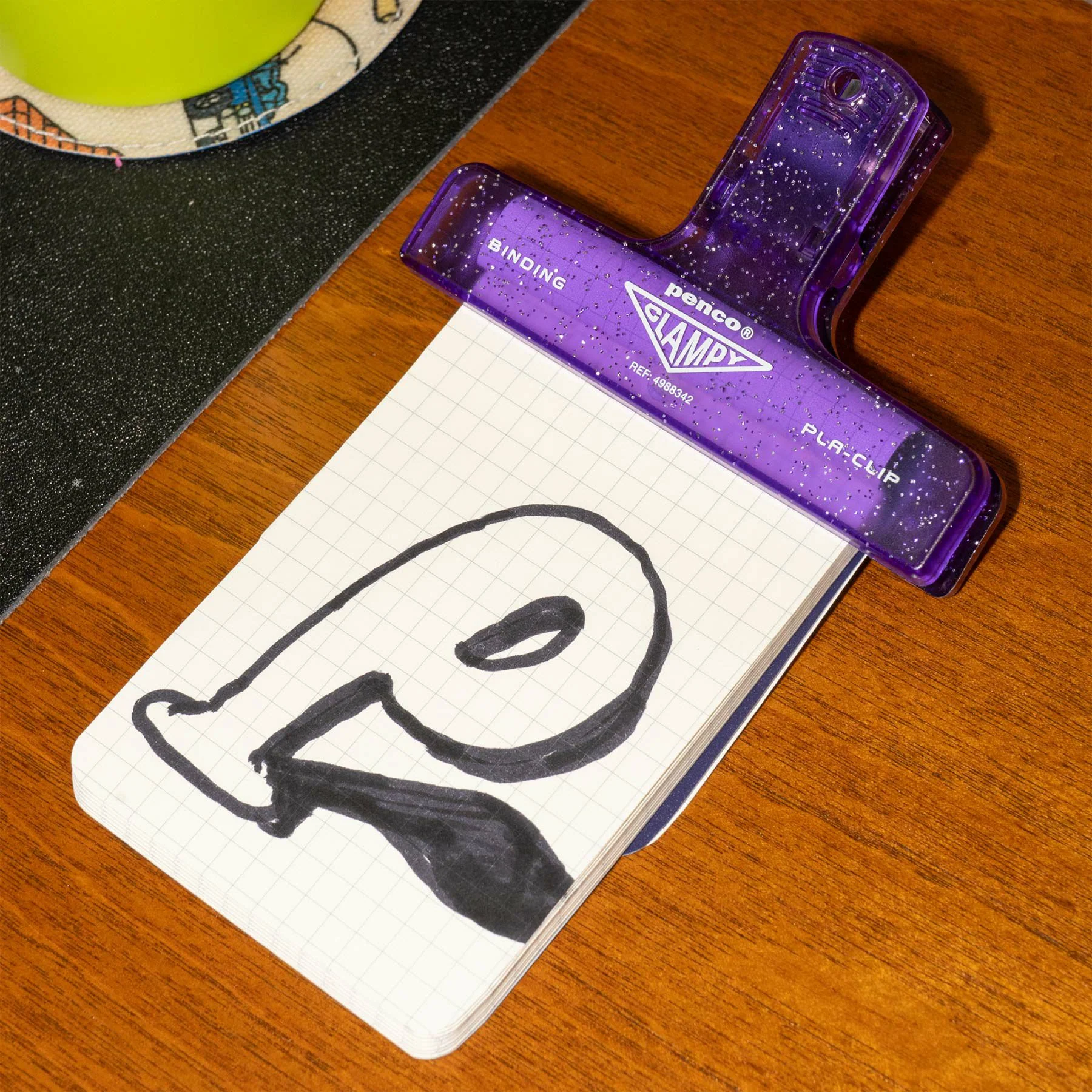 Plastic Clip Glitter - Image 13